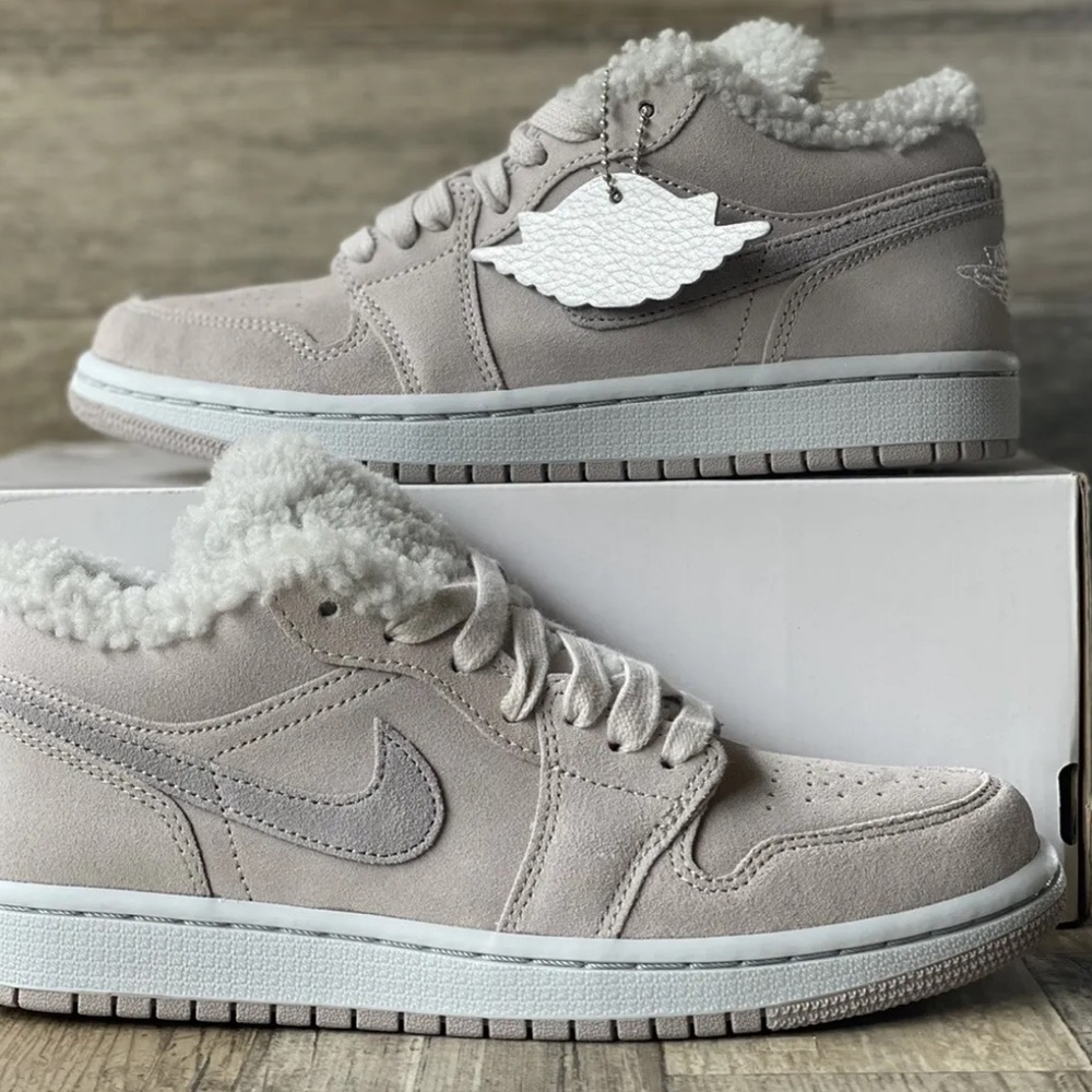 Air Jordan 1 Low SE 'Sherpa Fleece' women’s size 7
